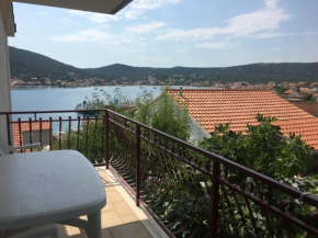 Apartments Vinišće View Kustura